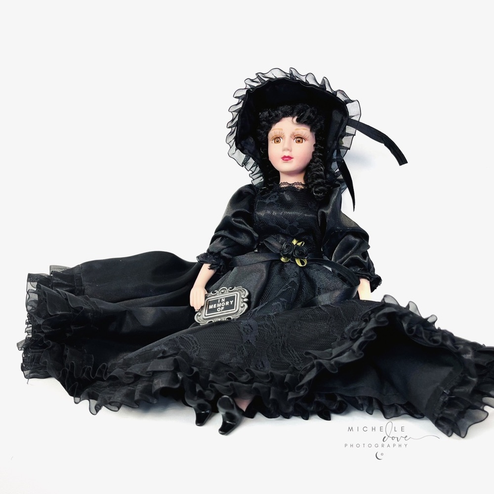 Widow Darkness Come Play With Us Doll Purse - Picture 2 of 5